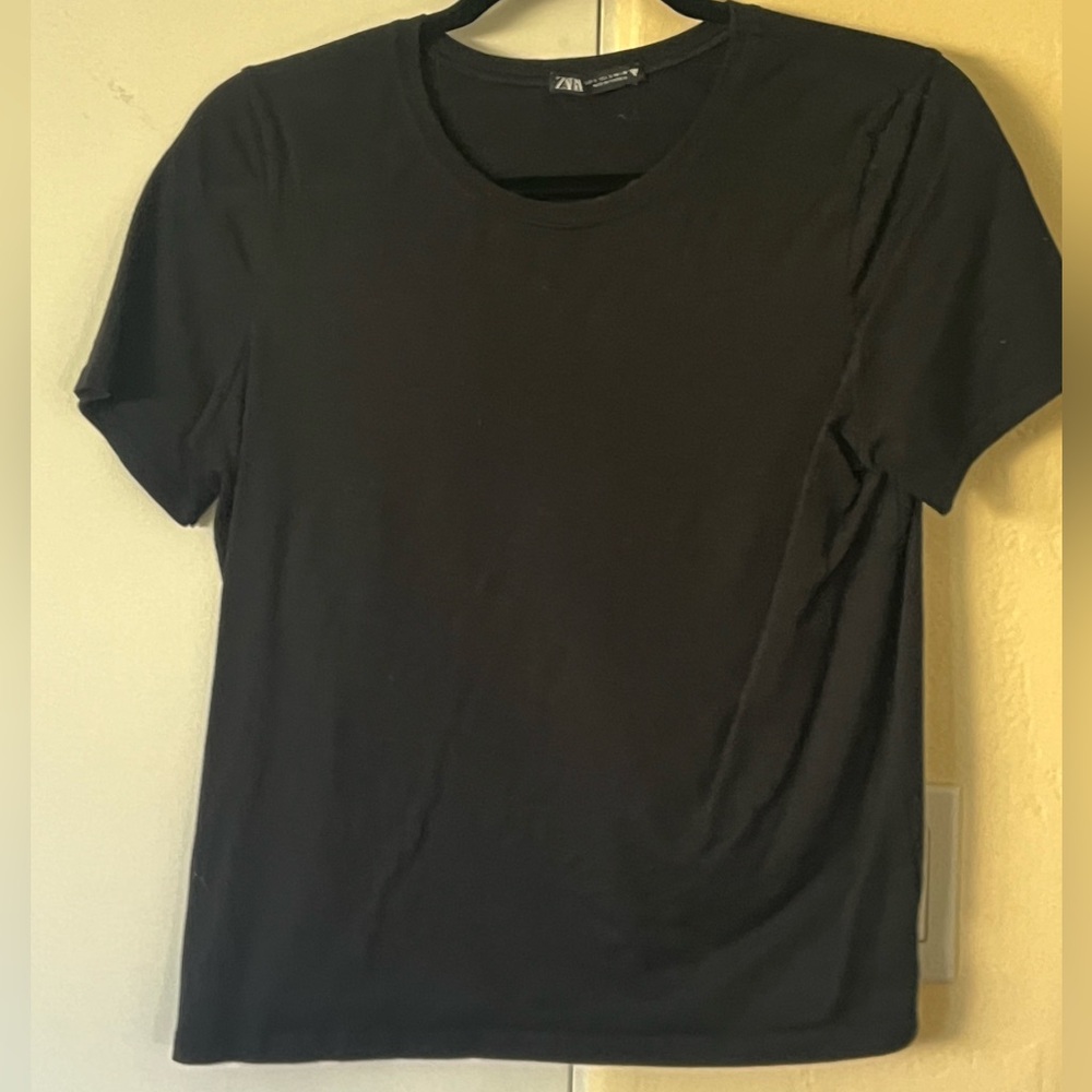 Zara Short Sleeve T Shirt